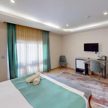 לינה וארוחת בוקר Florya Novi 3*